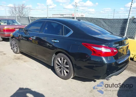 2017 Nissan Altima 2.5 Sv z USA, uszkodzony, nr VIN 1N4AL3AP4HC200338